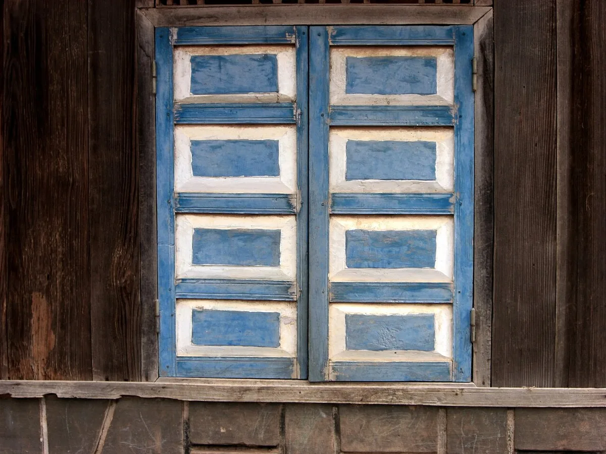 loulaki blue shutters